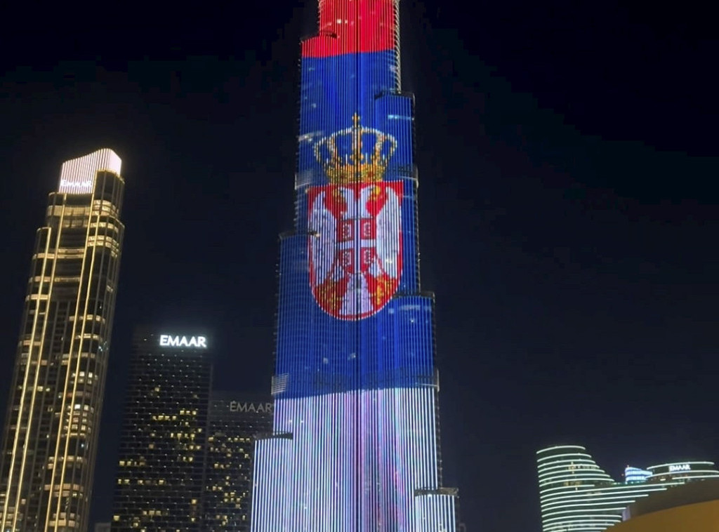 Burdž Kalifa u Dubaiju u bojama srpske zastave, Vučić: Hvala, dragi pijatelji