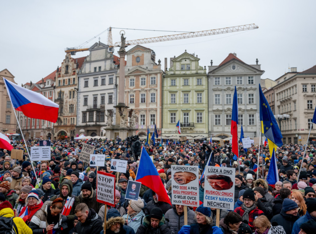 Protesti širom Češke u znak podrške predsedniku Petru Pavelu
