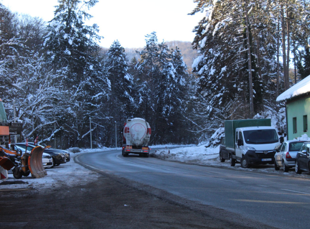 Apel Puteva Srbije: Zbog snežnih padavina vozačima se sutra savetuje oprezna vožnja