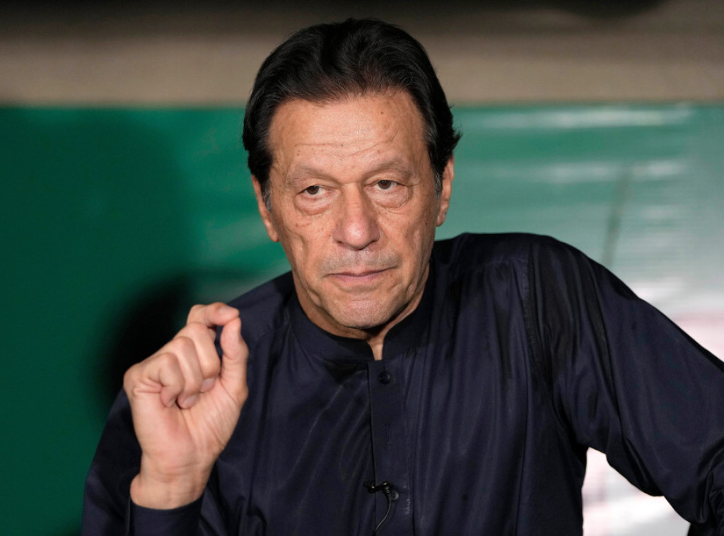 Sinovi Imrana Kana tvrde da zatvoreni bivši pakistanski premijer ima problema s vidom