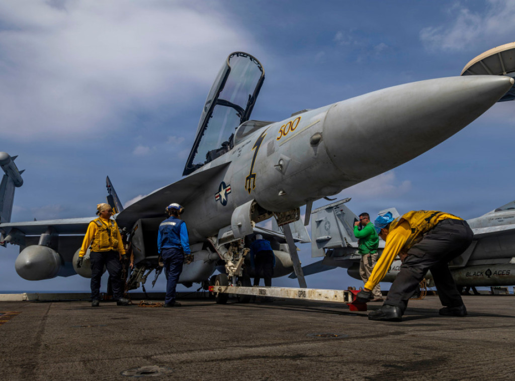 BBC: Satelitski snimci locirali američki nosač aviona "Abraham Linkoln" blizu Irana