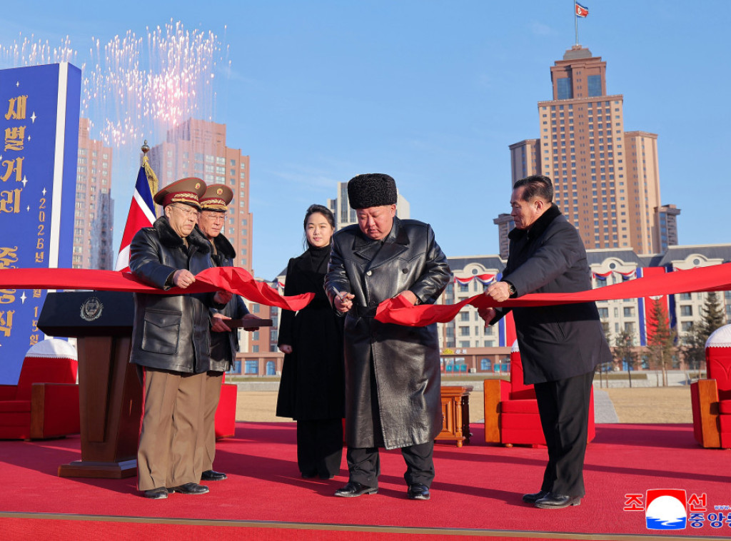 Kim Džong Un obeležio završetak 10.000 stanova pred partijski kongres