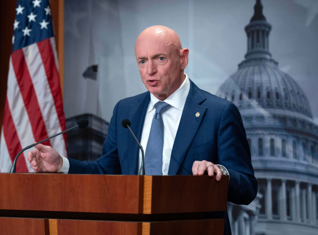 BBC: Senator Mark Keli tvrdi da "razmatra" da se kandiduje za predsednika SAD-a 2028.