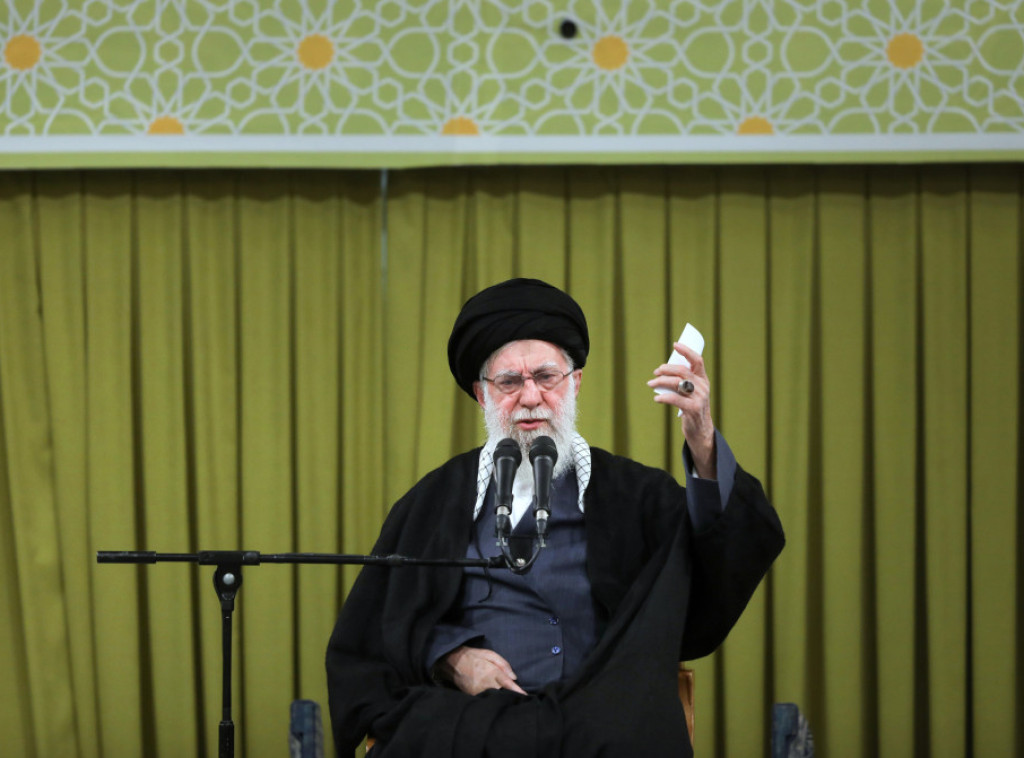 Ali Hamnei: Opasnije od broda je oružje koje može da ga potopi