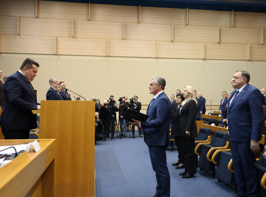 SAD: Ginkel čestitao Karanu izbornu pobedu