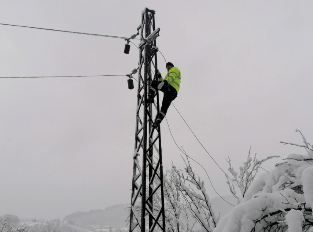 Elektrodistribucija Srbije: Saniran veći deo kvarova koji su bili posledica snežnog nevremena