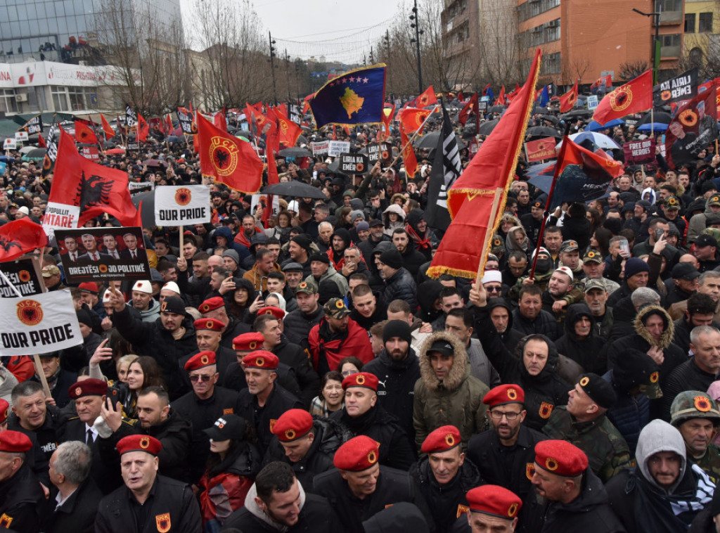 U Prištini protest u znak podrške bivšim vođama tzv. OVK kojima se sudi za ratne zločine