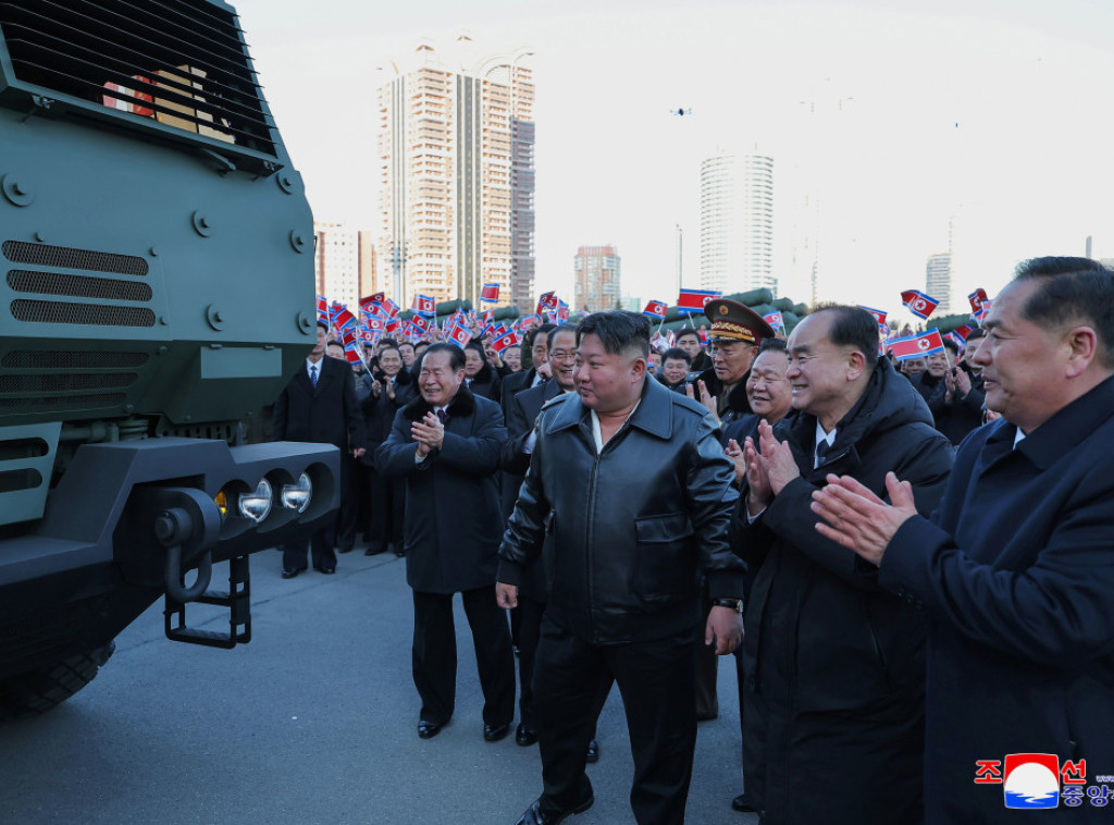Kim Džong Un prisustvovao ceremoniji dodele raketnih bacača uoči partijskog kongresa