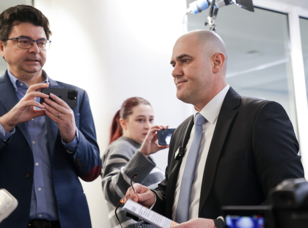 Dabro dao ultimatum Plenkoviću; Zabranimo li petokraku, odlazim iz Sabora