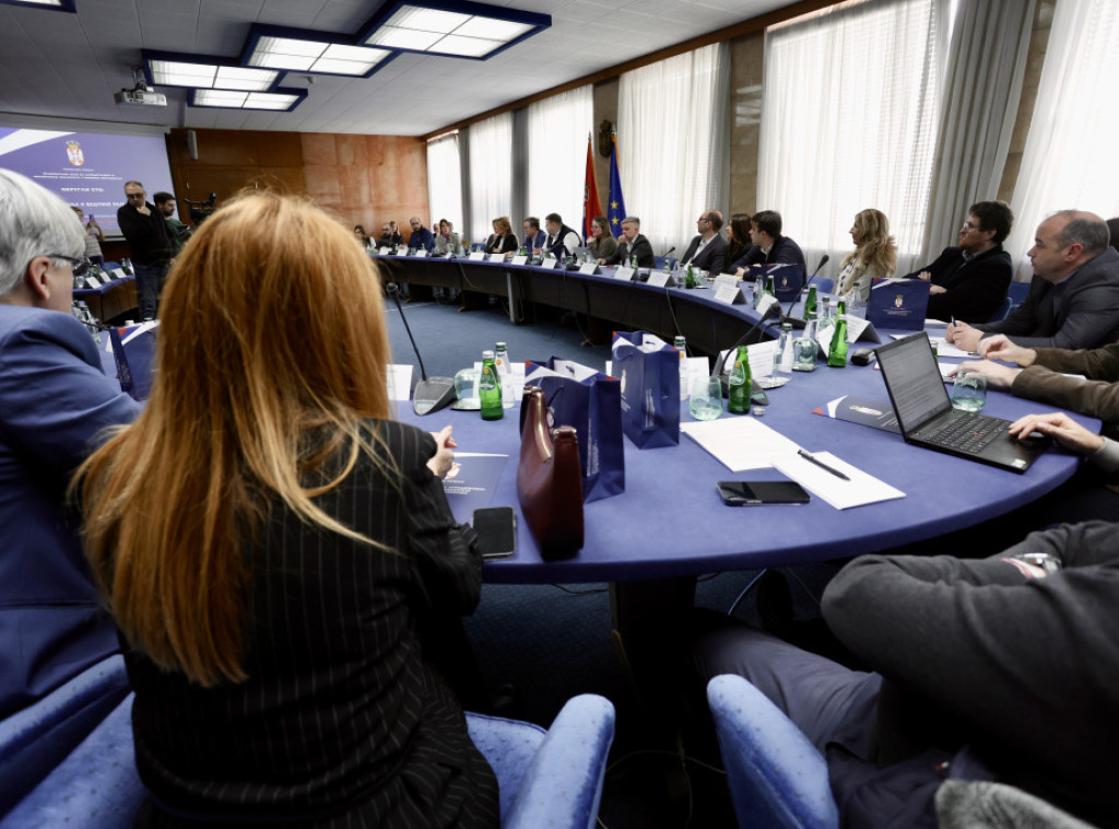 Okrugli sto: Ubrzani razvoj IT sektora, studijske programe prilagoditi zahtevima tržišta