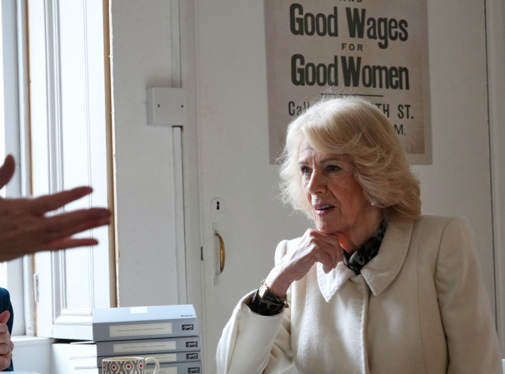 Kamila ignorisala novinare kada su je pitali za hapšenje bivšeg princa Endrua