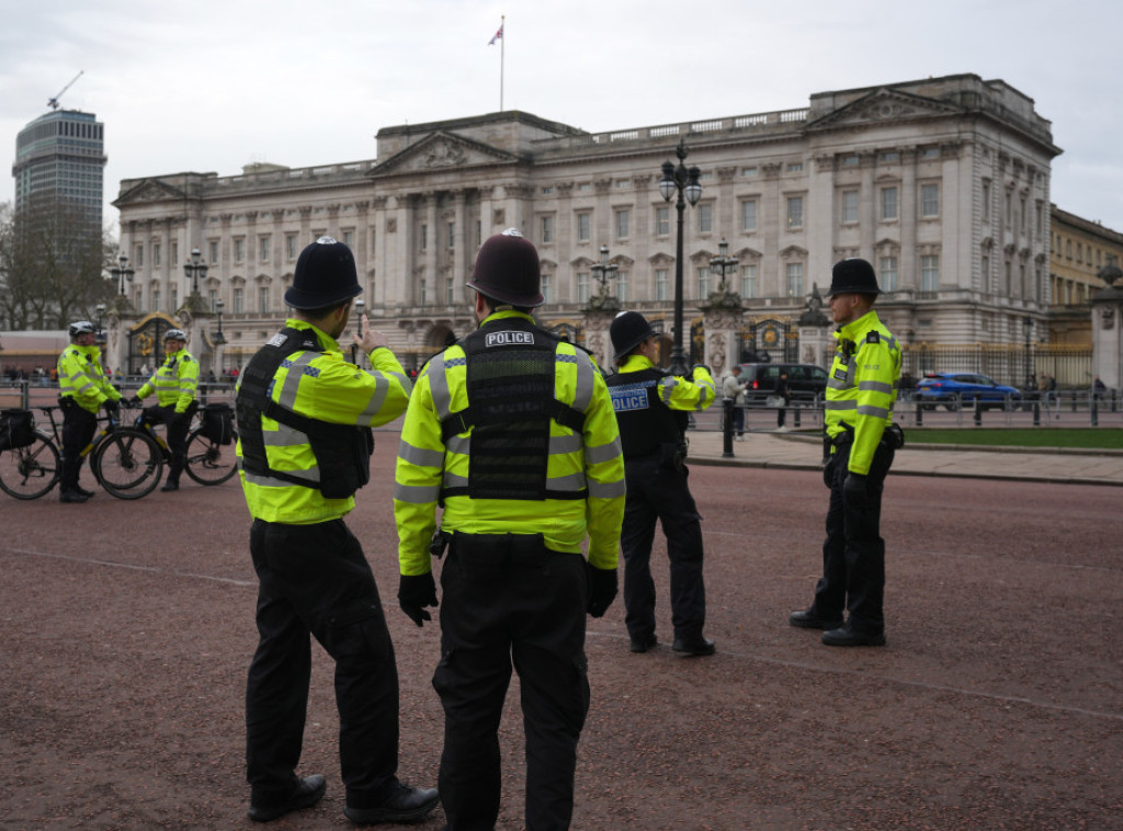 Policija već drugi dan vrši pretragu nekadašnje rezidencije bivšeg princa Endrua