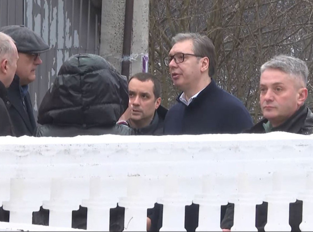 Predsednik Vučić u poseti porodici Simeonović u Jasikovu kod Majdanpeka