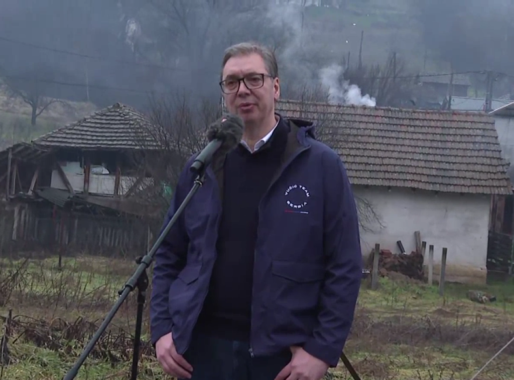 Vučić: Zaposlićemo još žena u Jumku u Rudnoj Glavi, za sve zaposlene 20.000 dinara za 8. mart
