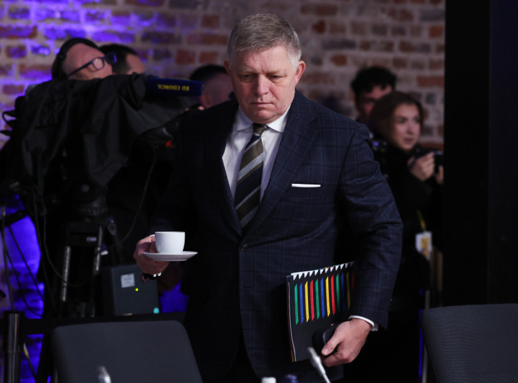 Robert Fico: Zatražiću obustavu isporuke struje Ukrajini ako Kijev ne nastavi isporuke nafte