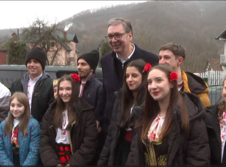 Predsednik Vučić u Klokočevcu: Hvala što ste brinuli o otadžbini i s ljubavlju gradili crkvu