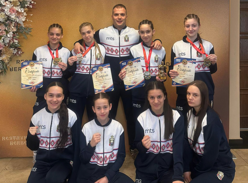 Mlada srpska bokserka Nina Damjanović najbolja kadetkinja na turniru u Ploeštiju