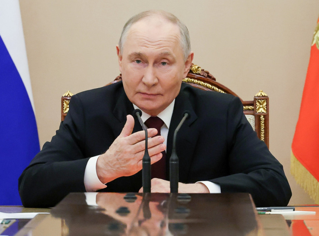 Putin: Rusija će nastaviti da povećava potencijal i borbenu gotovost oružanih snaga