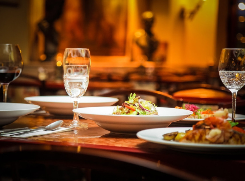 Restoran u Dolenjskoj odbio da posluži romsku porodicu, ombudsman osudio postupak