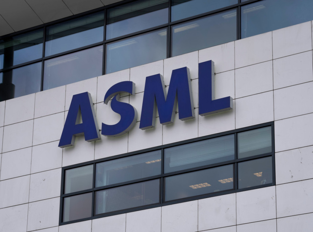 Holandski ASML bi mogao da poveća proizvodnju čipova za 50 odsto do 2030.