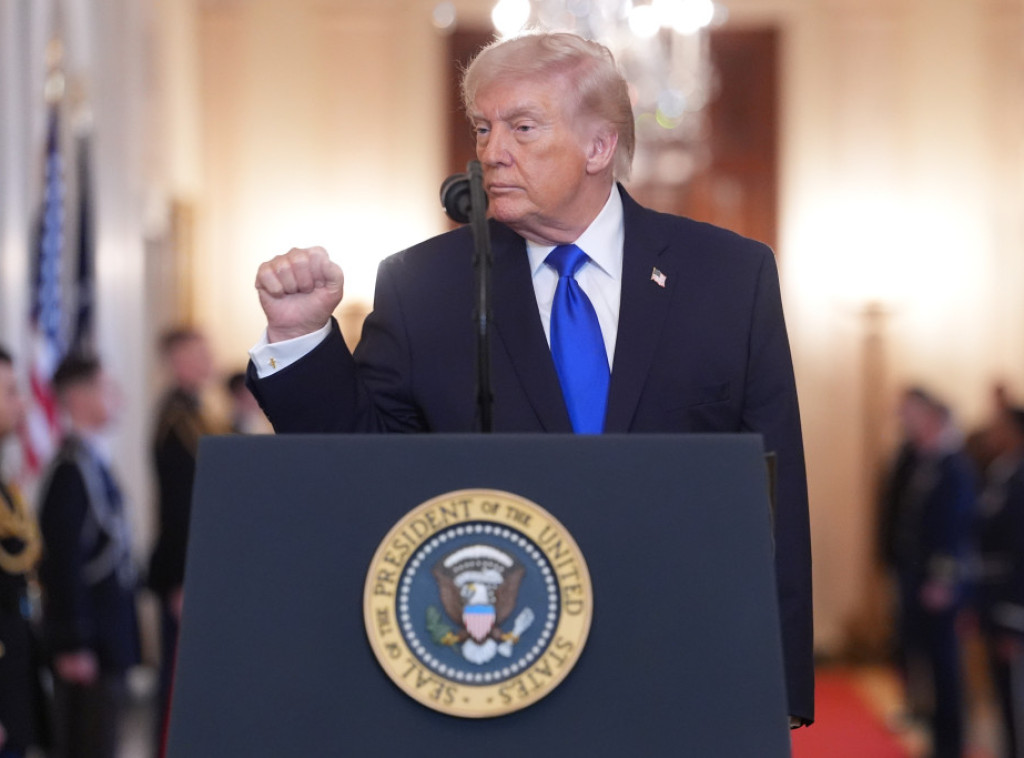 Tramp večeras u Kongresu o ekonomskoj snazi zemlje i merama za smanjenje troškova