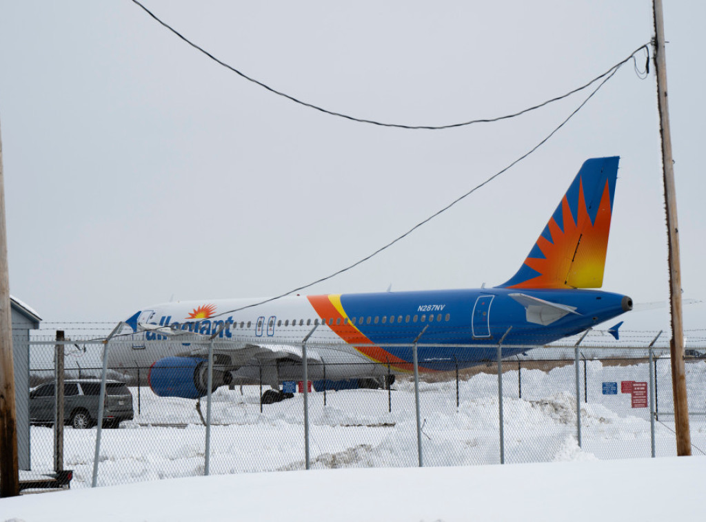 AP: Severoistok SAD se oporavlja nakon snežne oluje, otkazano više od 2.000 letova