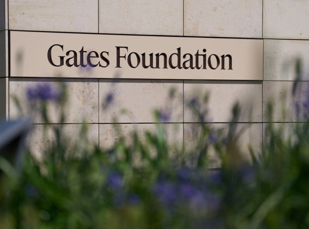 Volstrit džurnal: Gejts priznao dve afere i izvinio se osoblju Fondacije zbog veza sa Epstinom