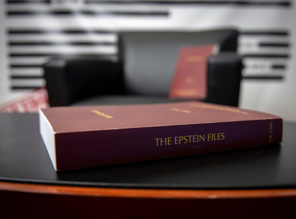 Blumberg: Grupa Edmond de Rotšild prati veze izvršne direktorke sa Epstinom