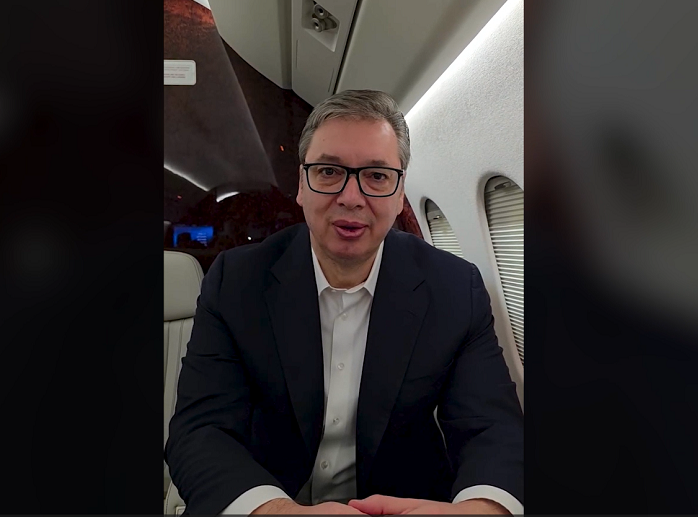 Predsednik Vučić u avionu za Kazahstan, posetio pre puta ministra Dačića
