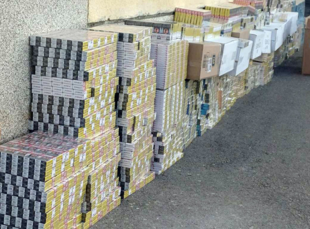 U Novom Pazaru uhapšen muškarac kod koga je pronađeno 1.600 boksova cigareta