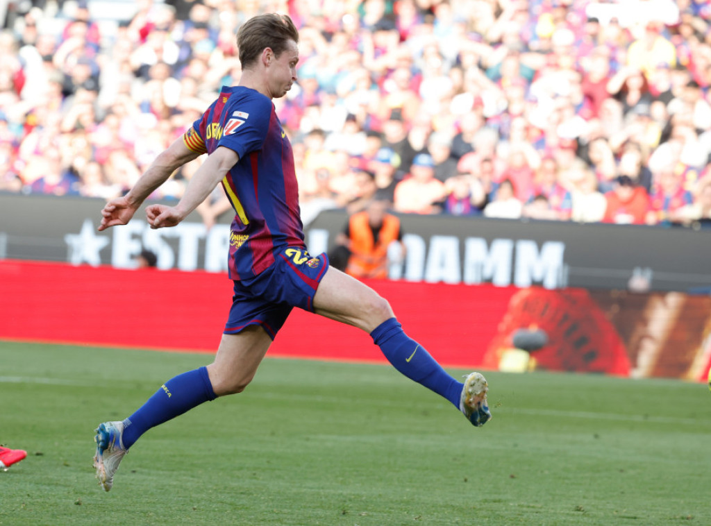 Fudbaler Barselone Frenki de Jong pauziraće najmanje pet nedelja zbog povrede