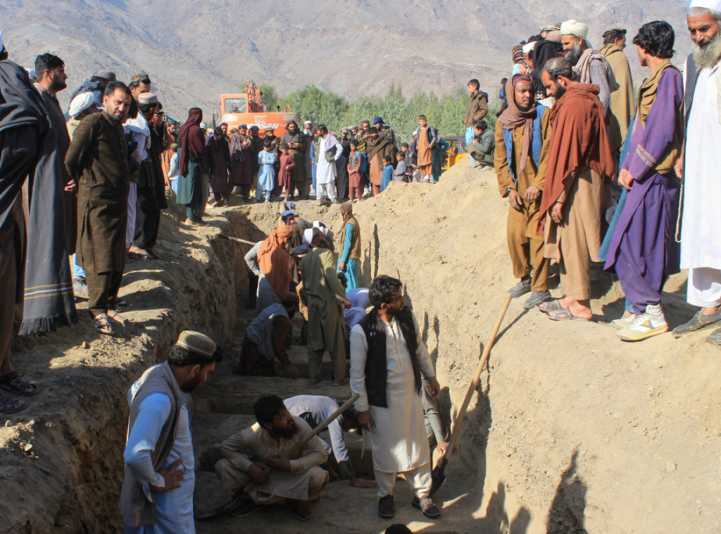 Avganistan pokrenuo ofanzivne operacije na pakistanske vojne položaje duž granice