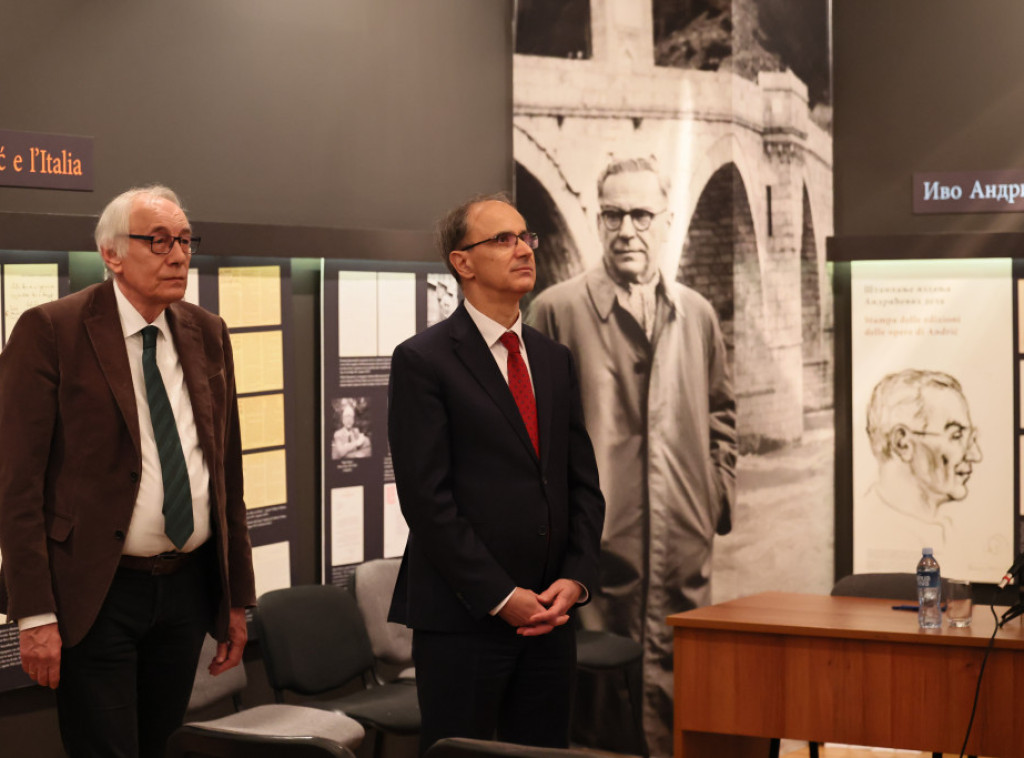 Premijer Macut posetio Državni arhiv Srbije