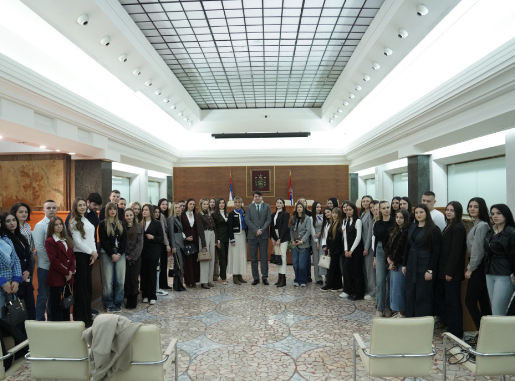 Studenti Pravnog fakulteta Univerziteta u Prištini sa privremenim sedištem u KM posetili Ustavni sud