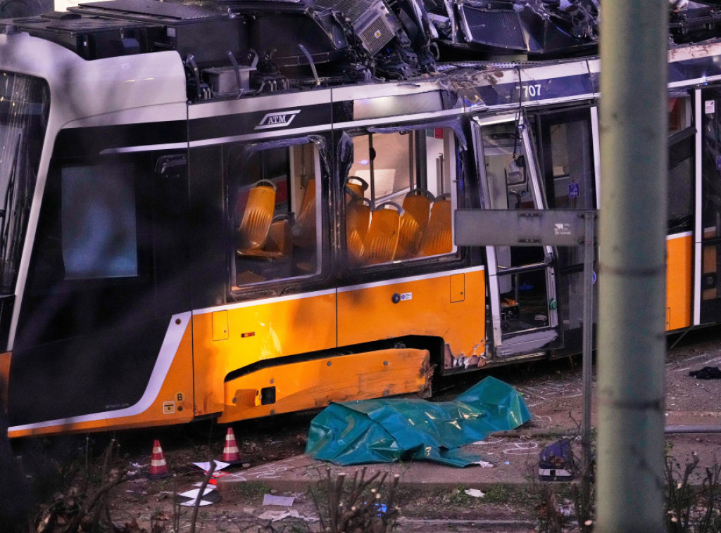 Dve osobe poginule, 38 povređeno u udesu tramvaja u Milanu