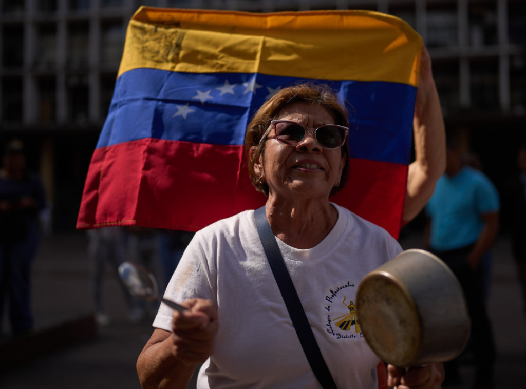 U Venecueli veliki marš povodom 37. godišnjice narodne revolucije