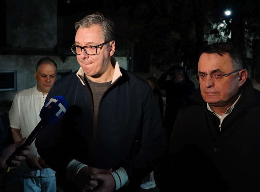 Vučić posetio Dačića u bolnici
