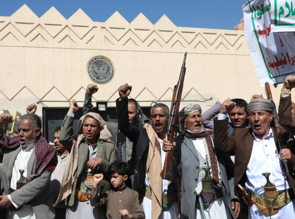 Huti u Jemenu najavili nastavak napada na Izrael i brodske rute u znak podrške Iranu