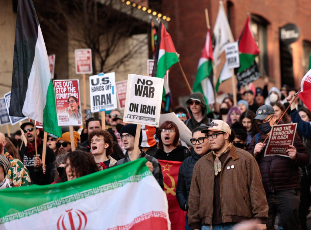 Protesti širom SAD, negde se slavi pogibija Hamneija, a negde kritikuju napadi na Iran