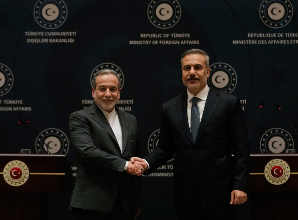 Fidan i Arakči tokom razgovora razmenili mišljenja o aktuelnoj situaciji u Iranu