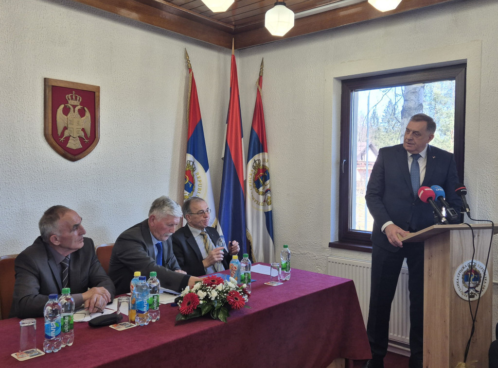 Dodik: Uvek i iznova braniti temelje Republike Srpske