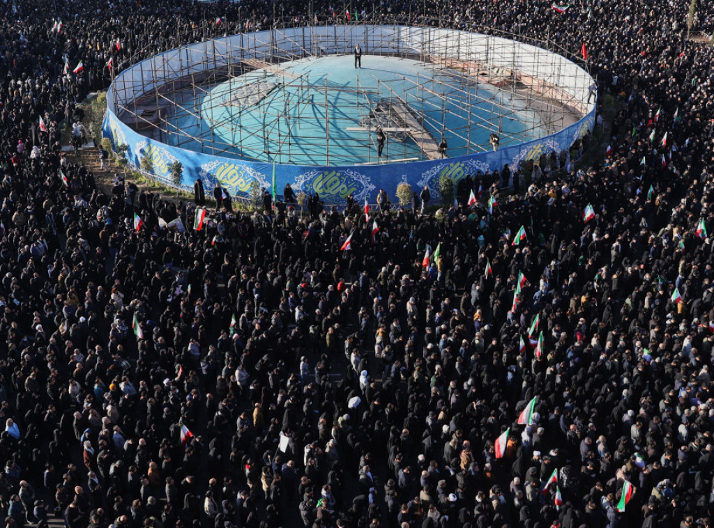 Iranci širom zemlje izašli na ulice u znak žalosti i protesta zbog ubistva Hamneija