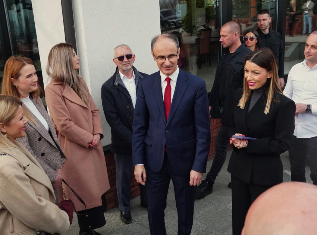 Đuro Macut i Adrijana Mesarović razgovarali sa privrednicima u Aranđelovcu: Država će pružati podršku