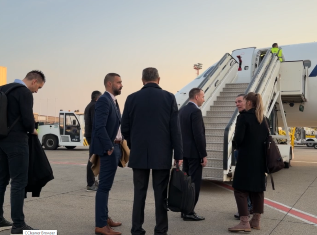 Avion sa srpskim državljanima evakuisanim iz Izraela krenuo iz Šarm el Šeika