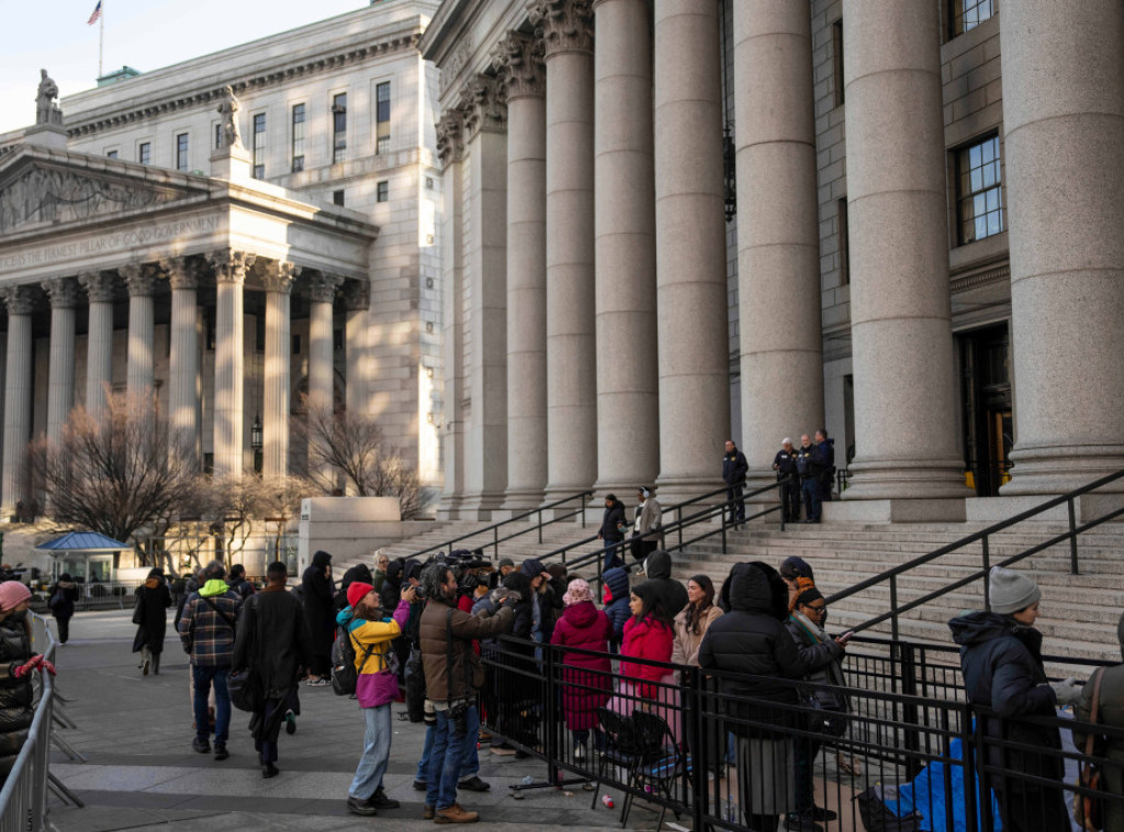 Sud odobrio preliminarno odobrenje da se Epstinovim žrtvama isplati 35 miliona dolara