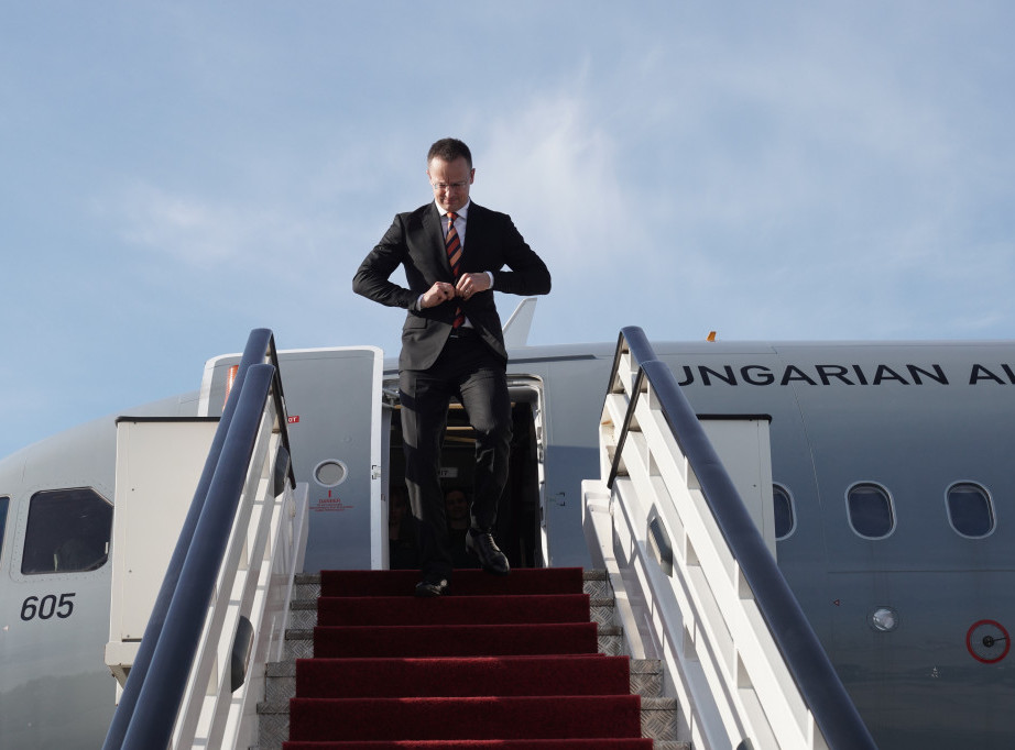 Sijarto: Pre će Kijev ostati bez novca nego Mađarska bez nafte, bez napretka o Družbi