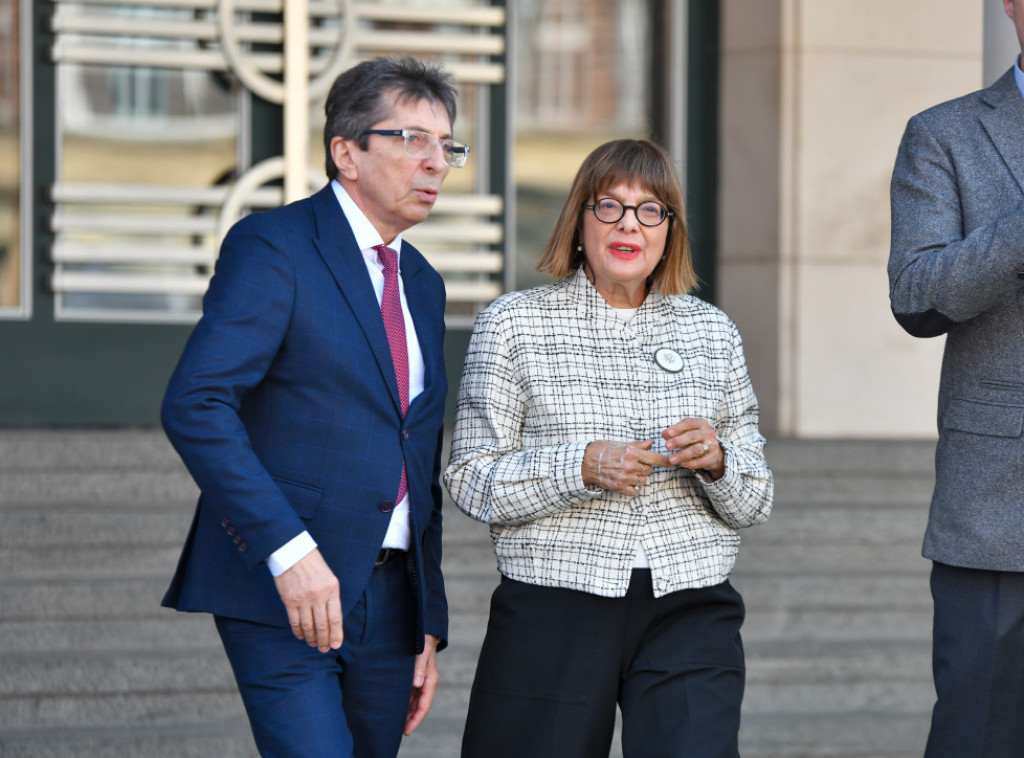 Maja Gojković uručila sanitetska vozila za 22 zdravstvene ustanove u Autonomne Pokrajine Vojvodini