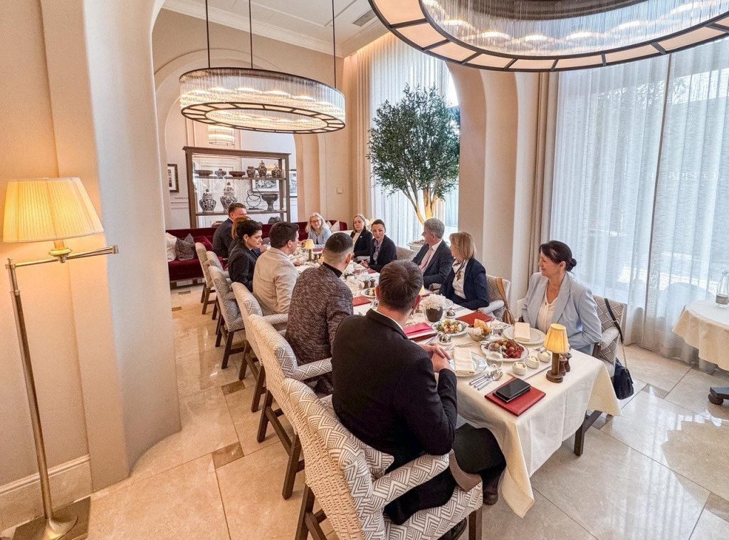 Tatjana Macura sa ambasadorima i predstavnicima domaćih i međunarodnih organizacija