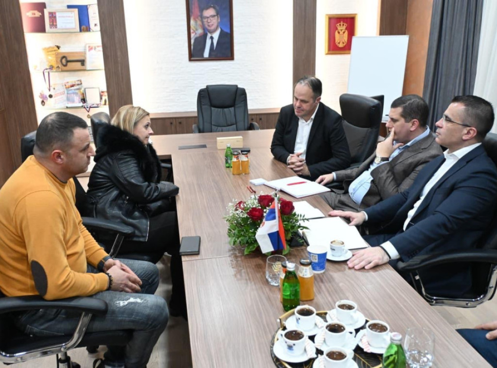 Milićević u Velikoj Plani razgovarao sa građanima: Naš cilj je stabilna i jaka Srbija