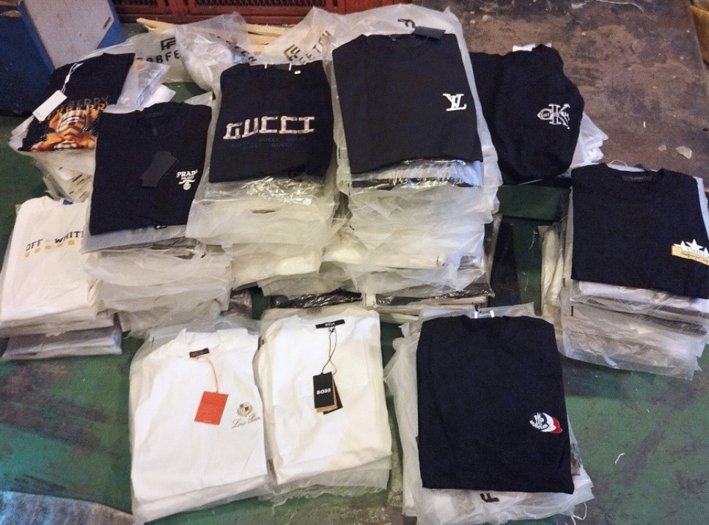 Na Gradini sprečen pokušaj krijumčarenja garderobe vredne više od pola miliona dinara